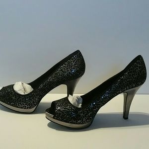 9West Black & Silver Glitter Platform PeepToe Pump